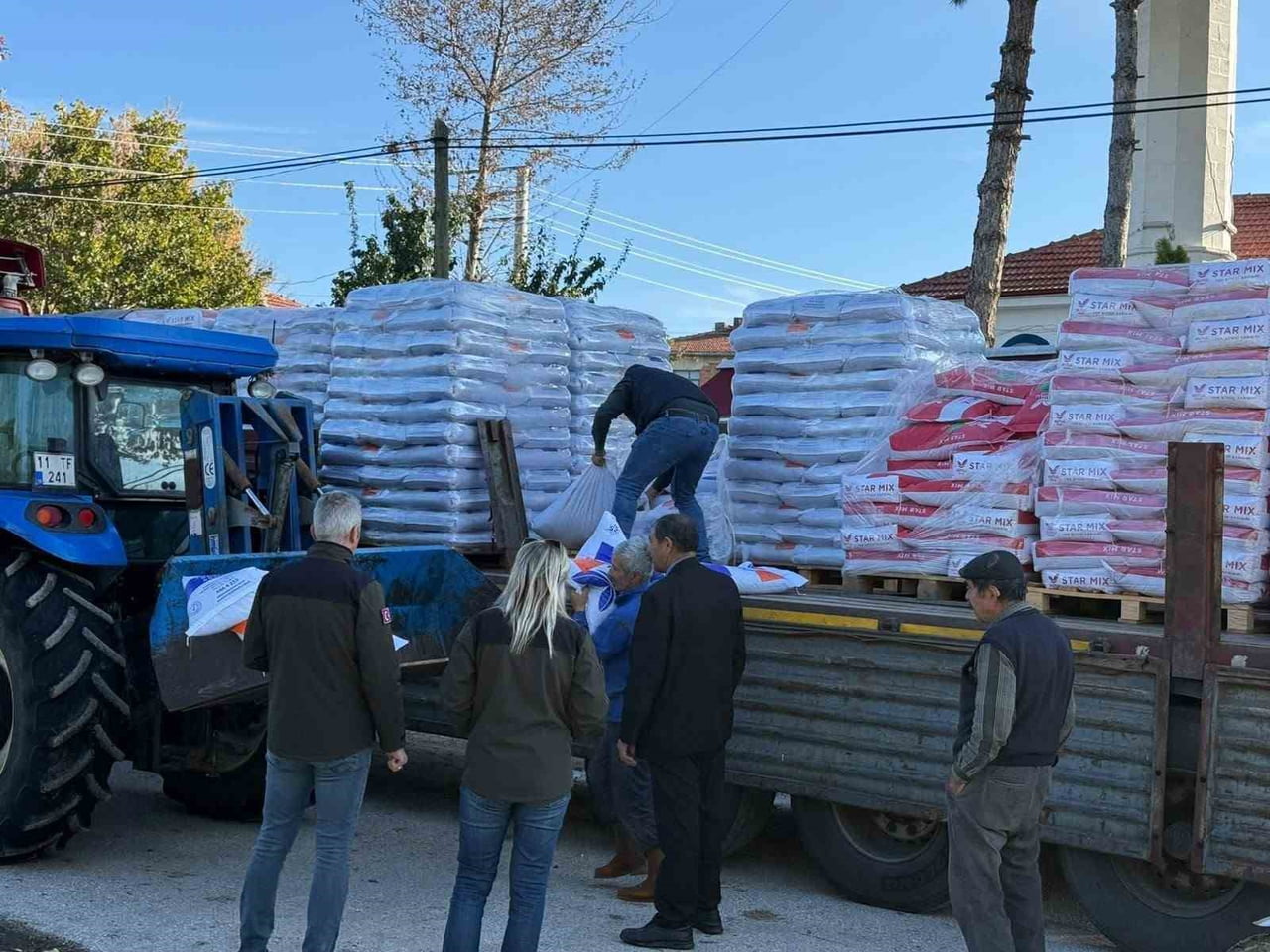 BİLECİK’TE ÇİFTÇİLERE 22 BİN 500 KİLO TOHUM DAĞITILDI