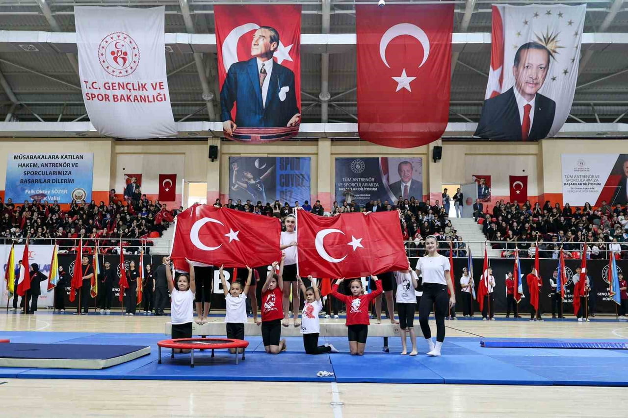 BİLECİK’TE CUMHURİYETİMİZİN KURULUŞUNUN 103'ÜNCİ YIL DÖNÜMÜ, İSTASYON SPOR SALONU’NDA DÜZENLENEN...