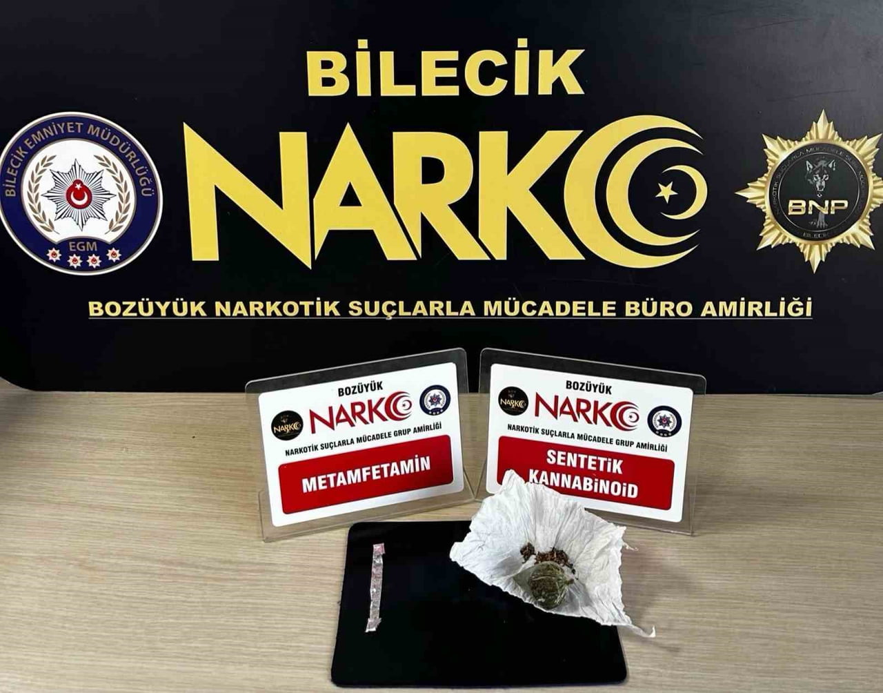 BİLECİK’TE ŞÜPHELİ ŞAHSIN ÜZERİNDE UYUŞTURUCU ÇIKTI