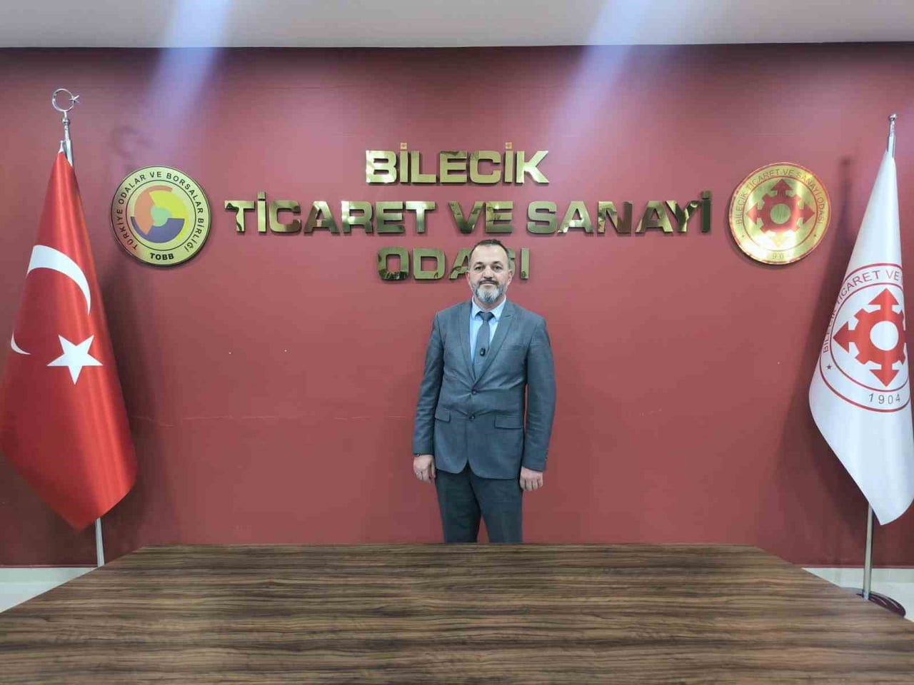 BİLECİK TSO BAŞKANI DÜZGÜN'DEN ANLAMLI ÇAĞRI; "ÇİÇEK YERİNE FİDAN BAĞIŞINDA BULUNUN"