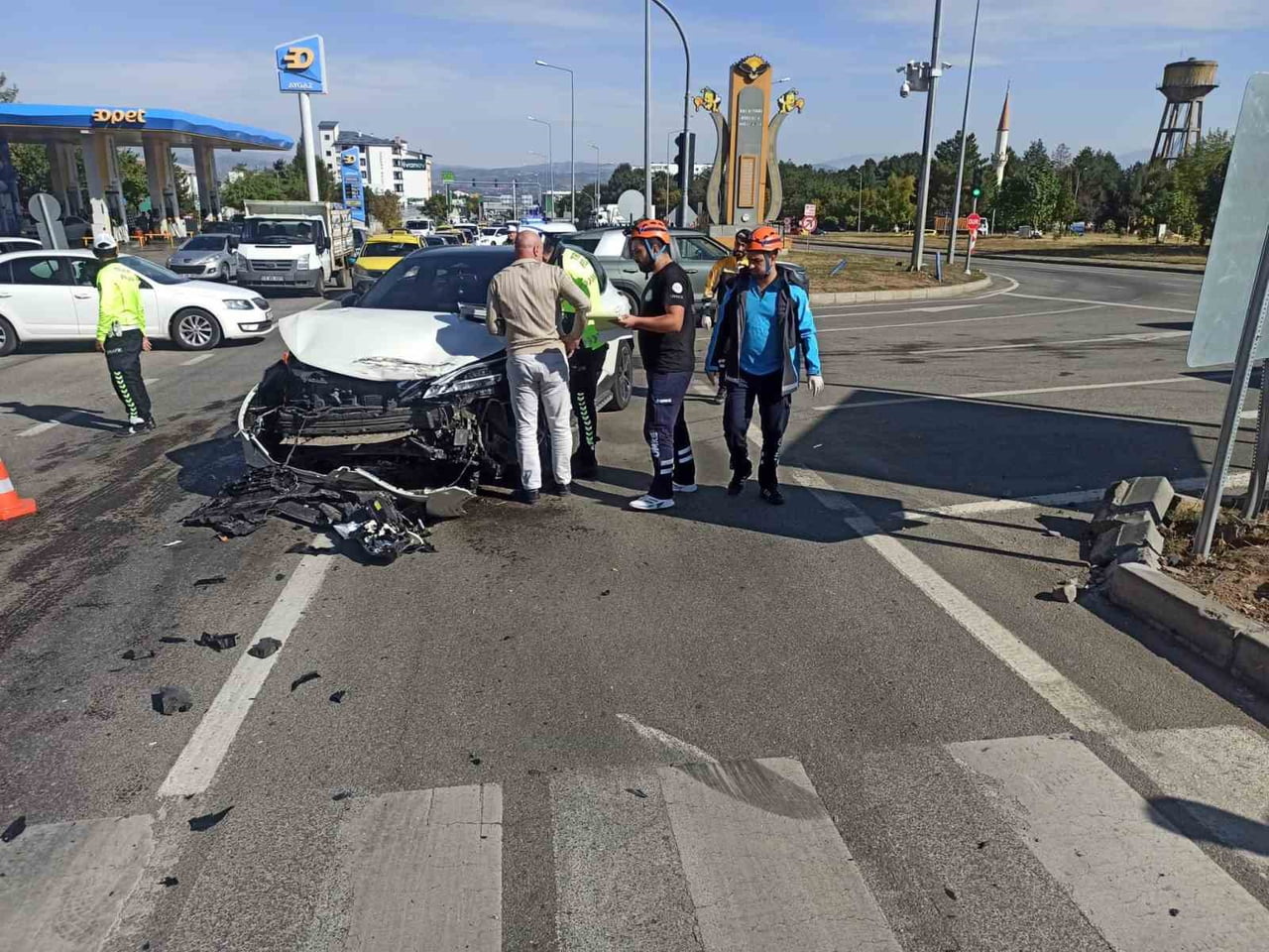 BİNGÖL’DE MEYDANA GELEN TRAFİK KAZASINDA 5 KİŞİ HAFİF YARALANDI.