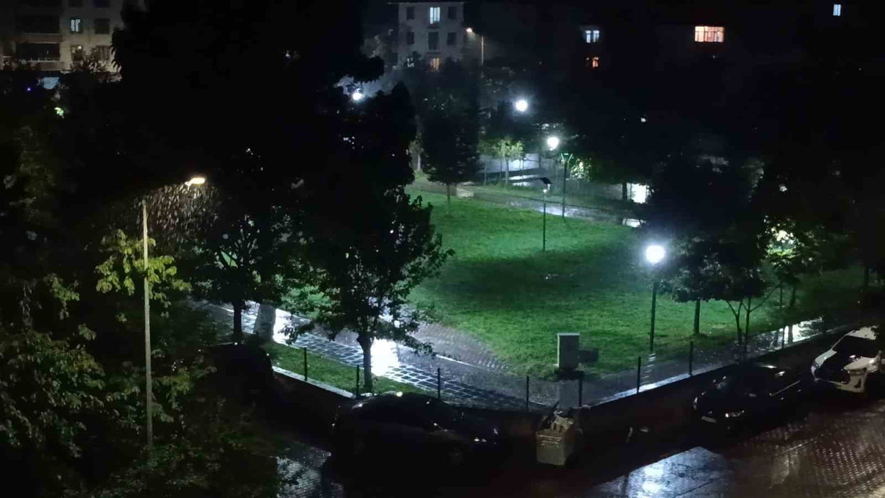 BİNGÖL’DE YAĞIŞ GECE YARISINA KADAR DEVAM ETTİ