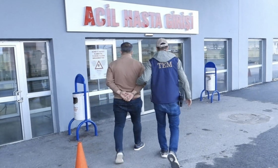 BİTLİS’İN TATVAN İLÇESİNDE FETÖ’YE YÖNELİK DÜZENLENEN EŞ ZAMANLI OPERASYONDA GÖZALTINA ALINAN 4...