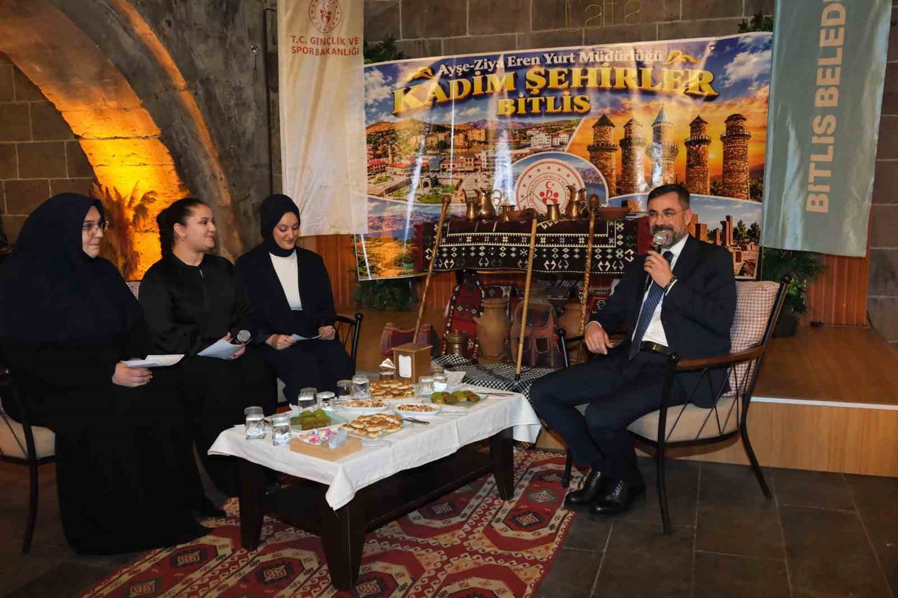 BİTLİS’TE GENÇLİK, KÜLTÜR VE KARDEŞLİK BULUŞMASI DÜZENLENDİ