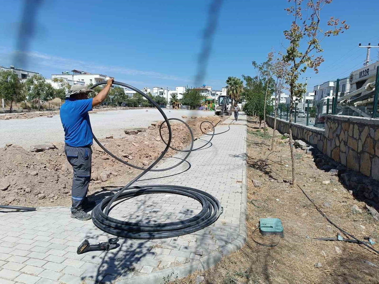 BODRUM’DA BELEDİYE EKİPLERİ MAHALLE MAHALLE SAHADA