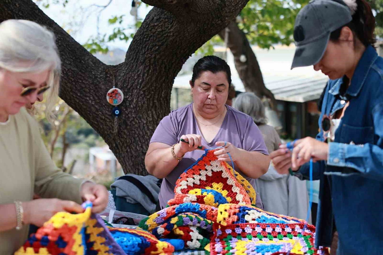 BODRUM SOKAKLARINA KADIN ELİ DEĞECEK