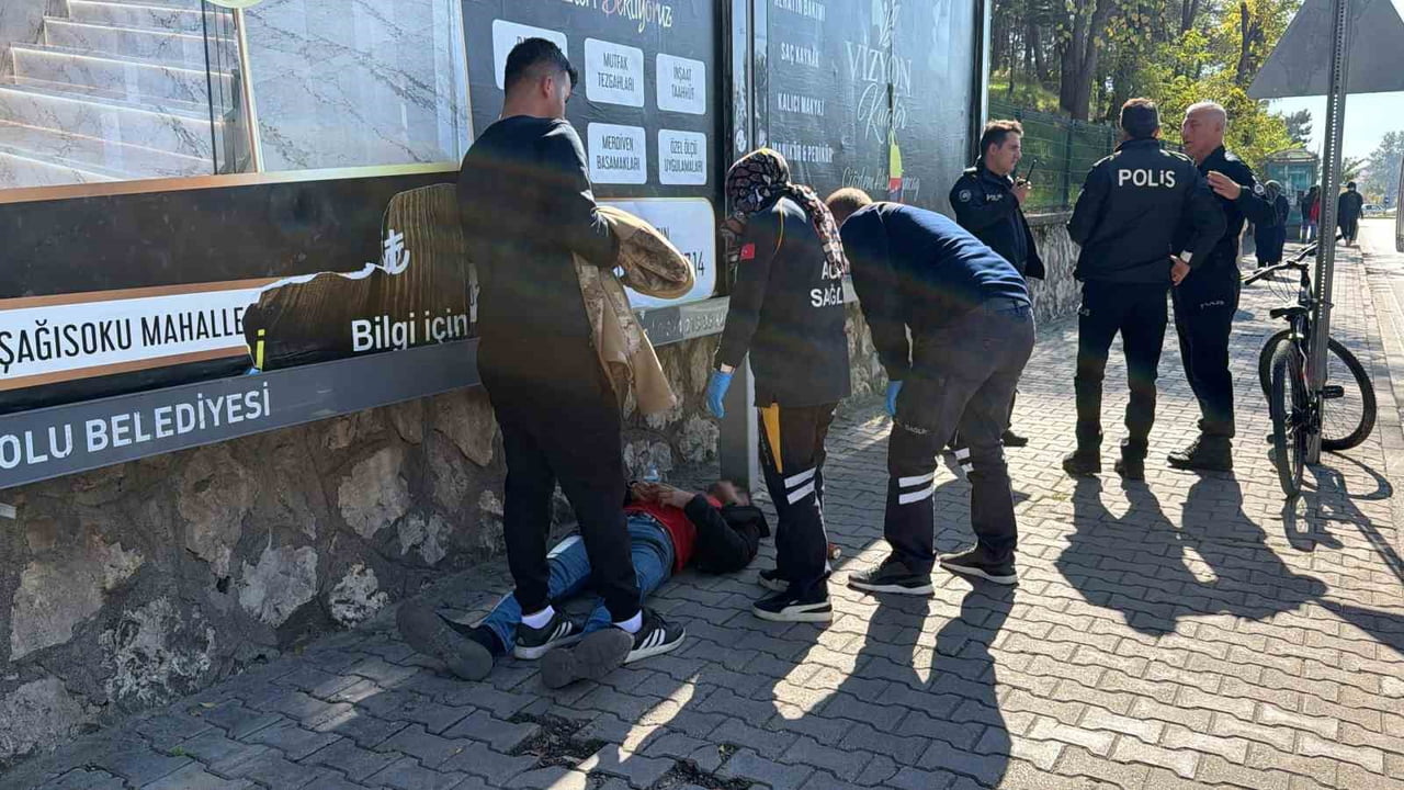 BOLU'DA İŞ GÖRÜŞMESİNE GİTMEK İÇİN YÜRÜDÜĞÜ SIRADA ANİDEN BAYILARAK YERE DÜŞEN KİŞİ BAŞINDAN...