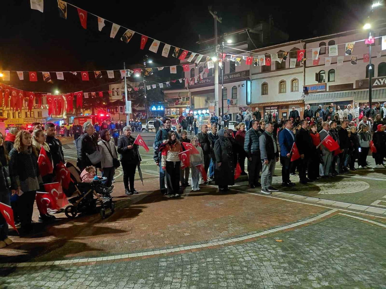 BOLU’NUN MUDURNU İLÇESİNDE 29 EKİM CUMHURİYET BAYRAMI KUTLAMALARI KAPSAMINDA DÜZENLENEN FENER...