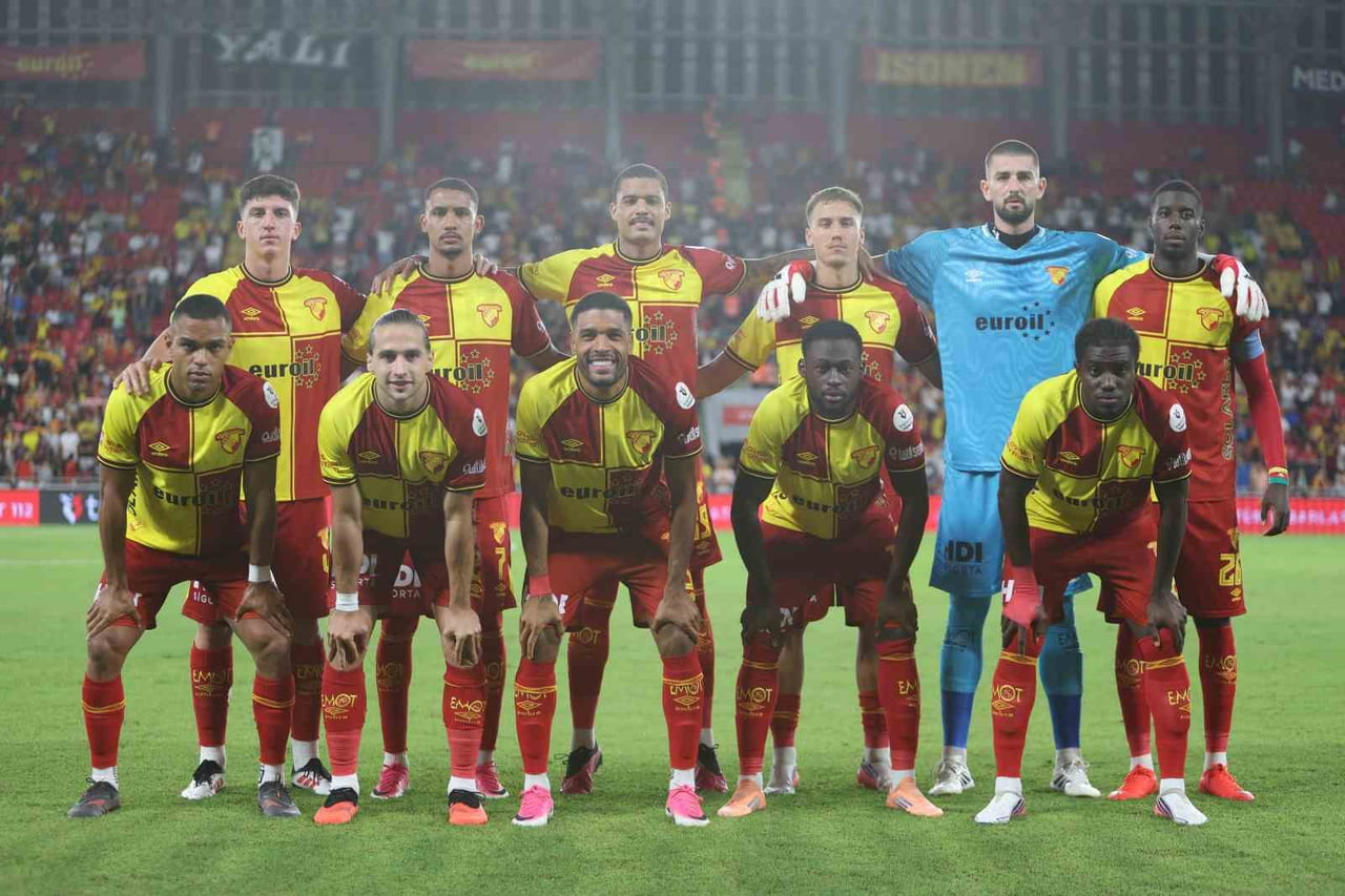 BU SEZONKİ LİG MAÇINDAN BİR KARE