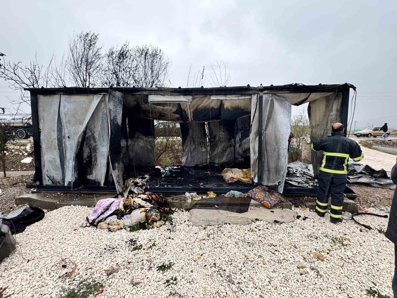 BURDUR'DA 85 YAŞINDAKİ KADIN, YAŞADIĞI BARAKADA ÇIKAN YANGINDA ALEVLERİN ARASINDA KALARAK HAYATINI...