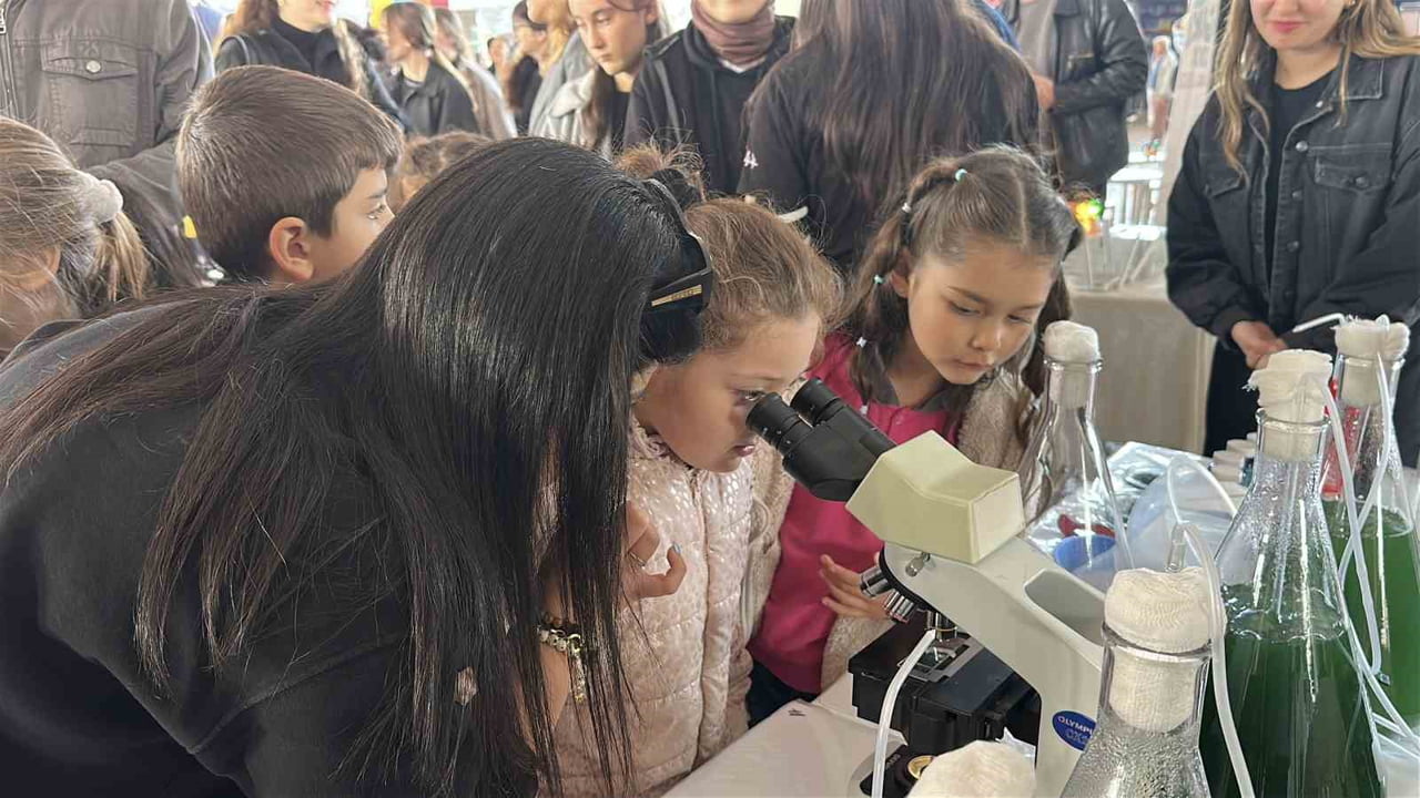 BURDUR'DA TÜBİTAK 4007 BİLİM ŞENLİKLERİ DESTEKLEME PROGRAMI ÇERÇEVESİNDE DÜZENLENEN "BİLİMİN...