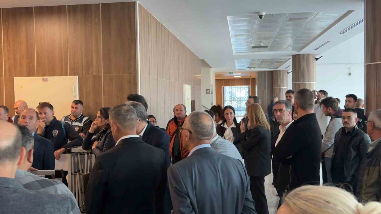 BURSA'DA MUSTAFA BOZBEY VE TURGAY ERDEM'İN DE ARALARINDA BULUNDUĞU 63 SANIKLI DAVANIN İKİNCİ...
