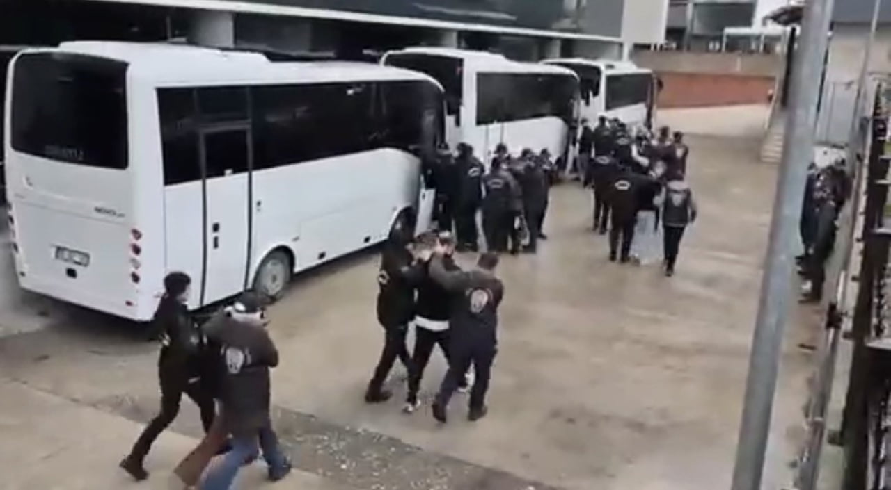 BURSA'DA YASA DIŞI BAHİS VE KUMAR SİTELERİNE YÖNELİK YÜRÜTÜLEN SORUŞTURMA KAPSAMINDA, YAKLAŞIK 652...