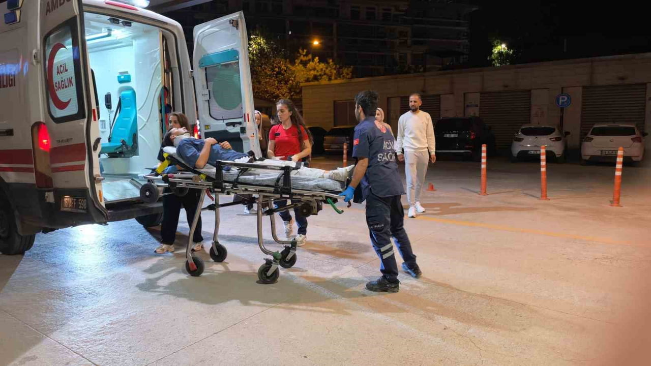 BURSA'NIN İNEGÖL İLÇESİNDE MEYDANA GELEN 3 ARAÇLI ZİNCİRLEME TRAFİK KAZASINDA 1'İ 9 AYLIK BEBEK...