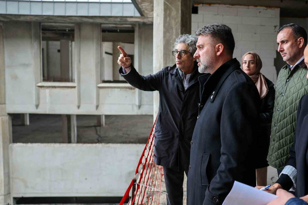 BURSA BÜYÜKŞEHİR BELEDİYE BAŞKAN VEKİLİ ŞAHİN BİBA, ‘ÇEKİRGE TERAS’ PROJESİNDE İNCELEMELERDE...
