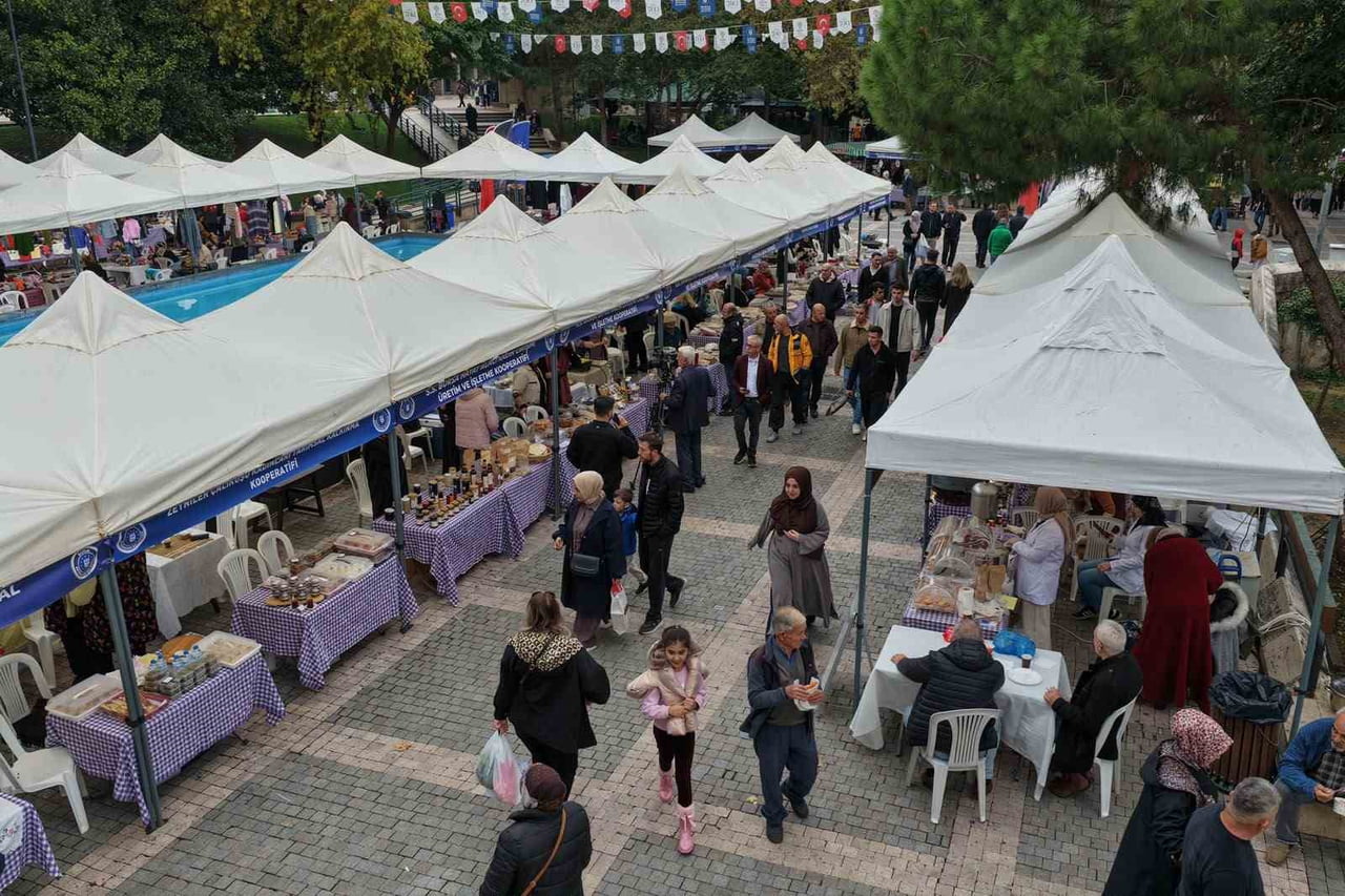 BURSA BÜYÜKŞEHİR BELEDİYESİ’NİN KADINLARIN EKONOMİK VE SOSYAL HAYATA KATILIMINI GÜÇLENDİRMEK...