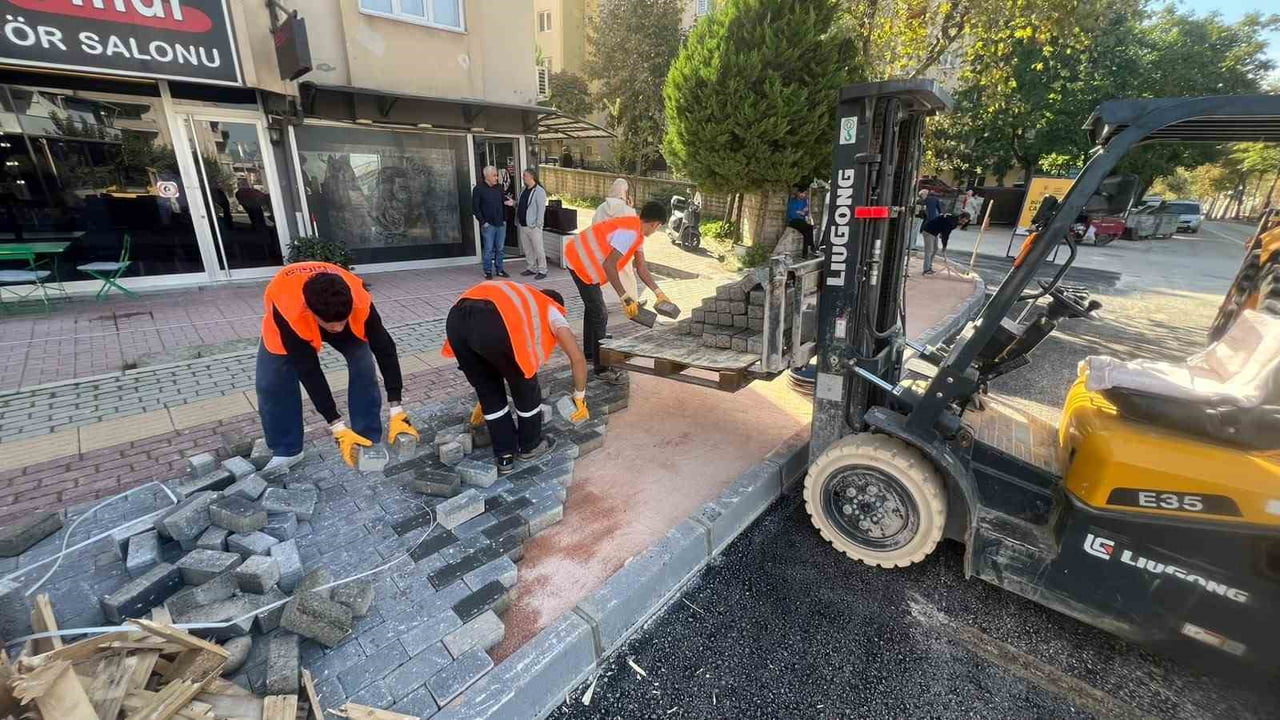 BURSA BÜYÜKŞEHİR BELEDİYESİ, YILDIRIM İLÇESİ ESENEVLER MAHALLESİ’NDE YER ALAN ERDOĞAN CADDESİ’NDE...