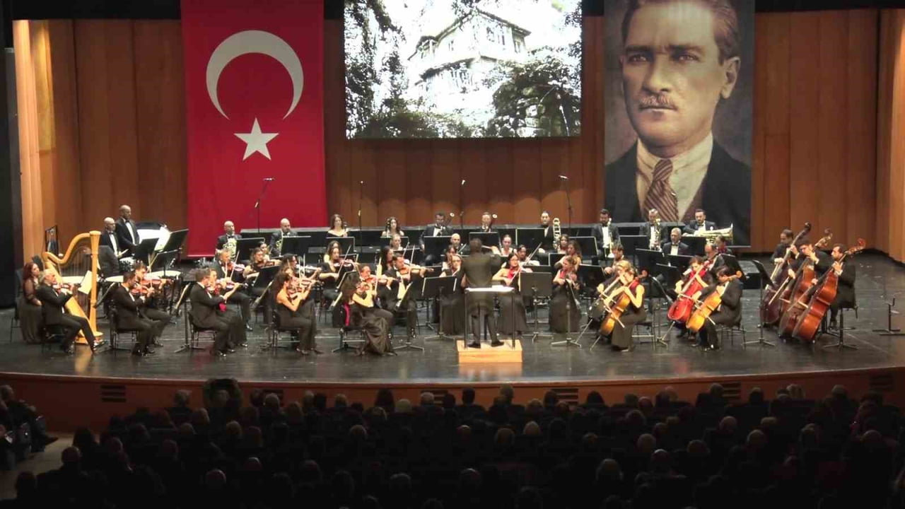 BURSA’DA CUMHURİYET’İN 103’ÜNCÜ YIL DÖNÜMÜ DOLAYISIYLA DÜZENLENEN ÖZEL KONSERDE, BURSA BÖLGE...