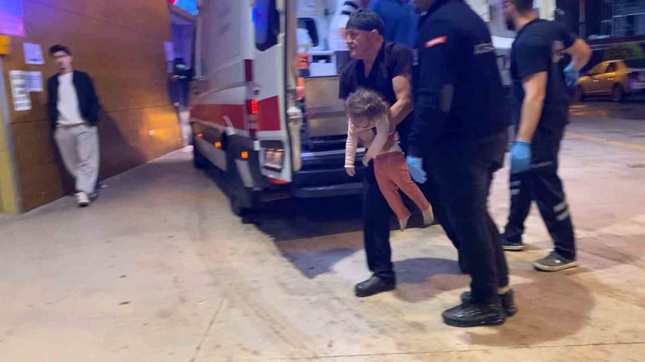 BURSA’NIN İNEGÖL İLÇESİNDE EVDE OYUN OYNARKEN NEFES BORUSUNA MİSKET KAÇAN 1,5 YAŞINDAKİ ÇOCUK...