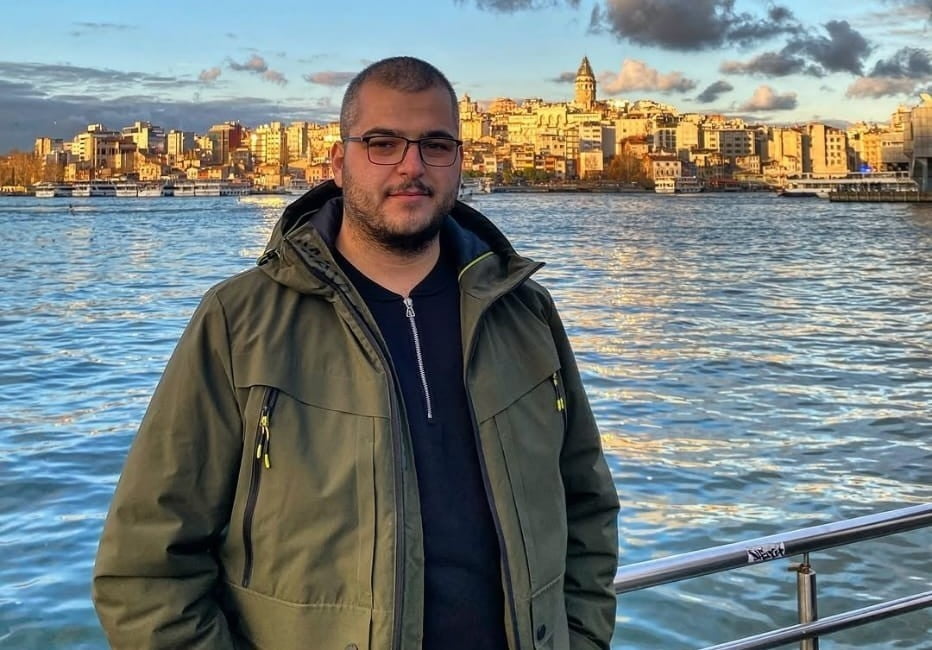 BURSA’NIN ORHANGAZİ İLÇESİNDE BİR FABRİKADA ELEKTRİKÇİ OLARAK ÇALIŞAN GENÇ BİR İŞÇİ ELEKTRİK...
