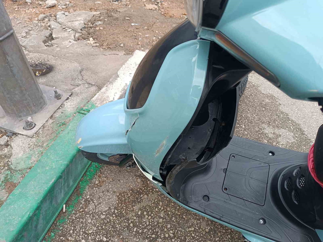 BURSA’NIN OSMANGAZİ İLÇESİNDE KARŞIDAN KARŞIYA GEÇMEYE ÇALIŞAN YAYAYA MOTOSİKLET ÇARPTI. ÇARPMANIN...