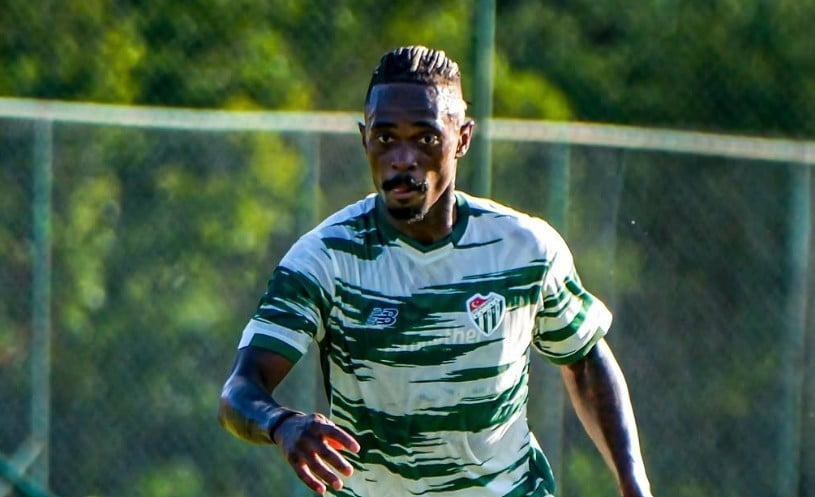 BURSASPOR’DA LİNCOLN HENRİQUE’NİN SAĞ ADDÜKTÖR LONGUS KASINDA GERİLME VE ÖDEM TESPİT EDİLDİ....