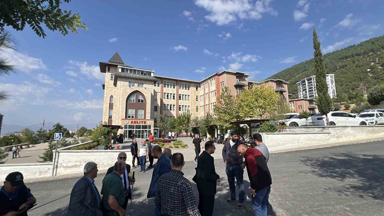 BÜYÜK BİRLİK PARTİSİ (BBP) KURUCU GENEL BAŞKANI MUHSİN YAZICIOĞLU’NUN HAYATINI KAYBETTİĞİ...