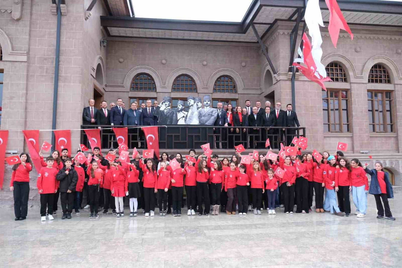 BÜYÜKÇEKMECE BELEDİYE MECLİSİ'NDE 29 EKİM CUMHURİYET BAYRAMI'NIN 103. YIL DÖNÜMÜ DOLAYISIYLA ÖZEL...