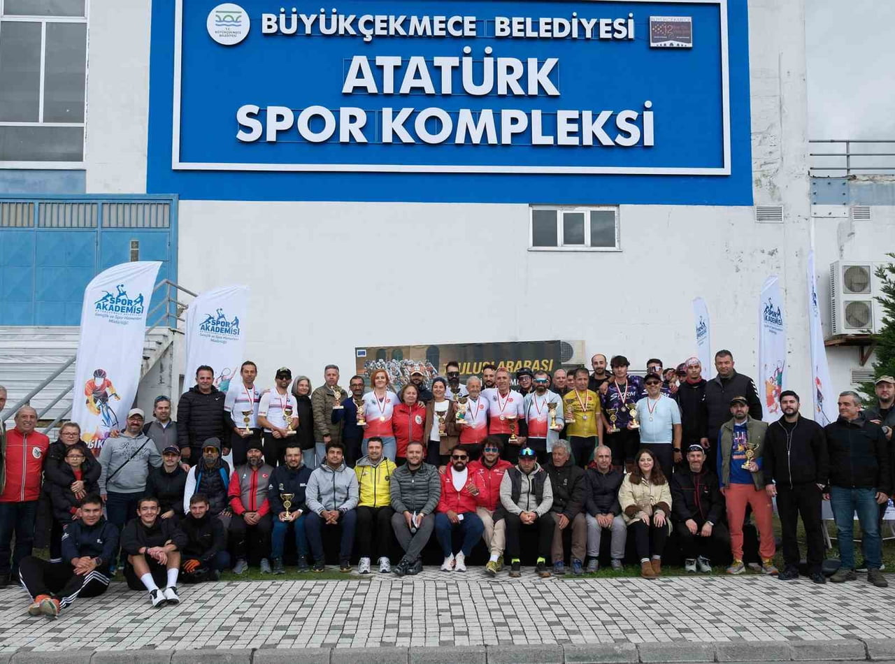 BÜYÜKÇEKMECE’DE DÜZENLENEN 7. ULUSLARARASI ALİ HÜRYILMAZ BİSİKLET YARIŞI, BİSİKLET TUTKUNLARINI...