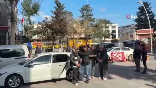 Büyükçekmece’de milyonluk dolandırıcılık yapan sahte savcı yakalandı
