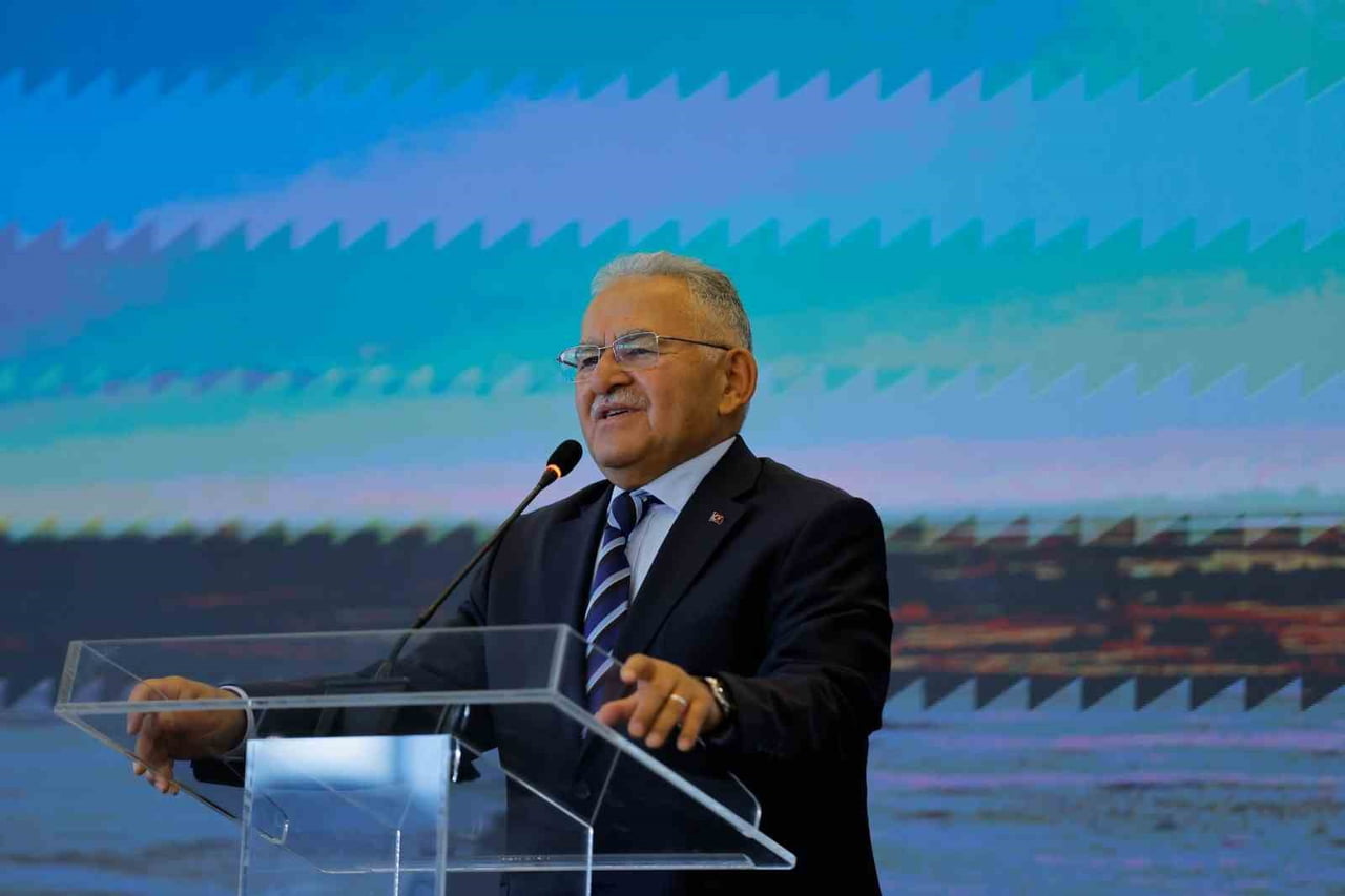 BÜYÜKŞEHİR BELEDİYE BAŞKANI DR. MEMDUH BÜYÜKKILIÇ, 2027 YILINDA KAYSERİ'DE KÜLTÜR RÜZGÂRI...