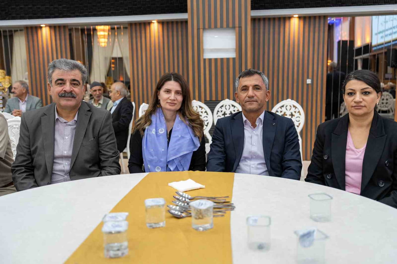 BÜYÜKŞEHİR BELEDİYESİ EŞBAŞKANI EMİN AY, ÖZPINAR VE KAYA AİLELERİ ARASINDAKİ HUSUMETİN...