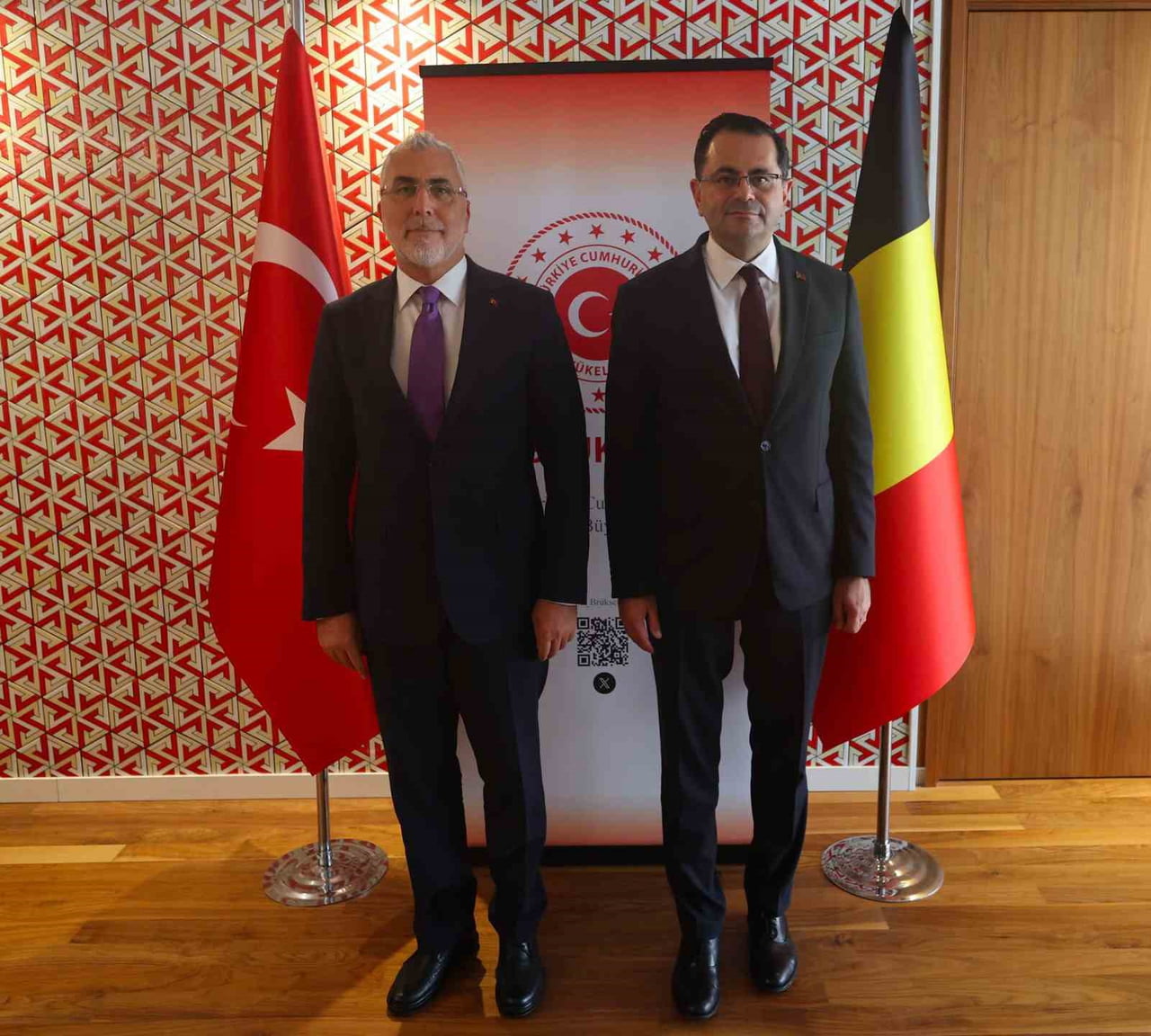ÇALIŞMA VE SOSYAL GÜVENLİK BAKANI VEDAT IŞIKHAN,  BRÜKSEL BÜYÜKELÇİSİ GÖRKEM BARIŞ TANTEKİN İLE...
