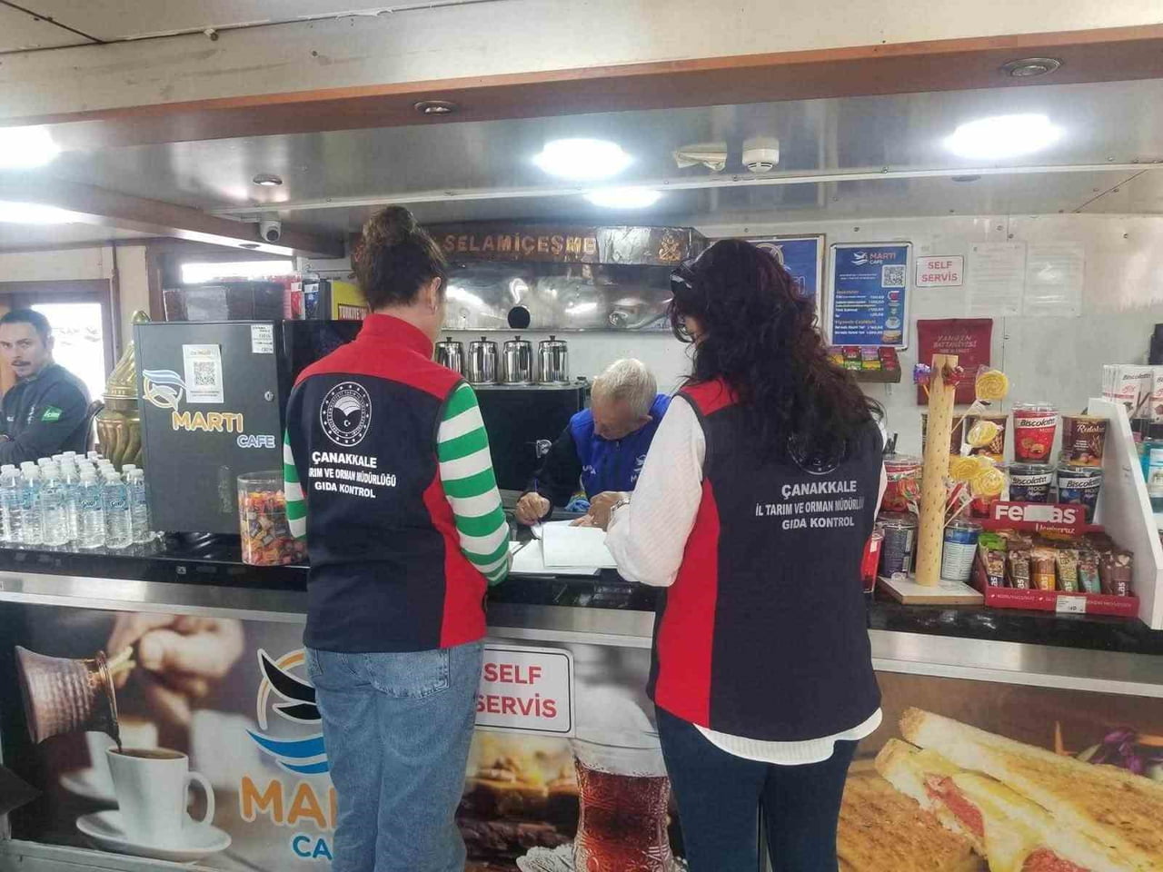 ÇANAKKALE’DE DENİZ ARAÇLARINDA BULUNAN GIDA İŞLETMELERİNE İL TARIM VE ORMAN MÜDÜRLÜĞÜ EKİPLERİNCE...