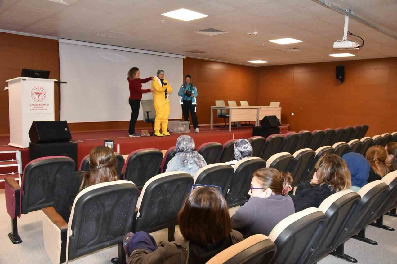 ÇANAKKALE MEHMET AKİF ERSOY DEVLET HASTANESİ ACİL SERVİS ÇALIŞANLARINA KİMYASAL BİYOLOJİK...