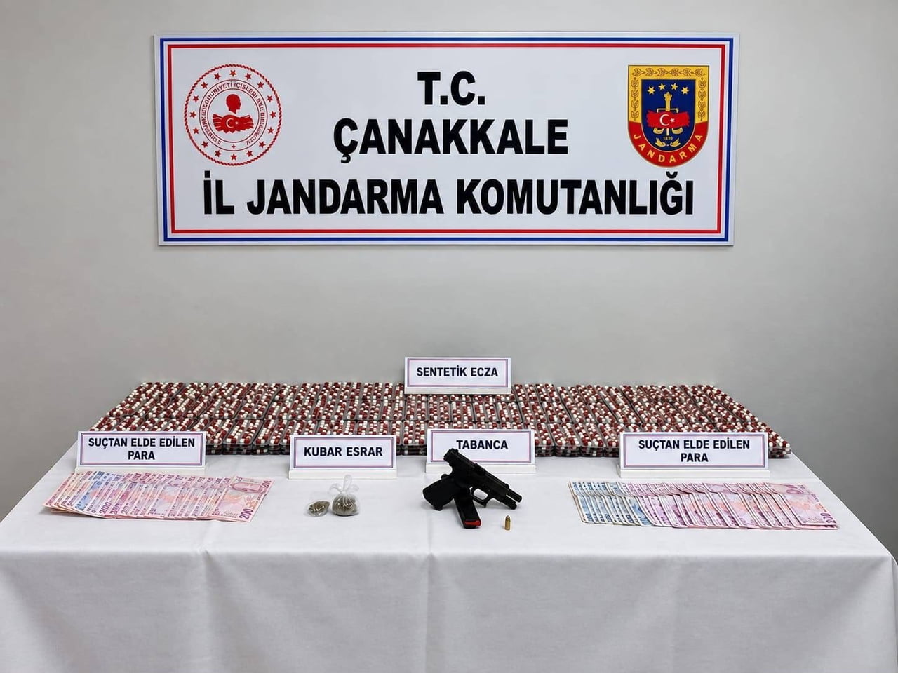 ÇANAKKALE’NİN BİGA İLÇESİNDE GERÇEKLEŞTİRİLEN NARKOTİK OPERASYONUNDA 2 ŞÜPHELİ...