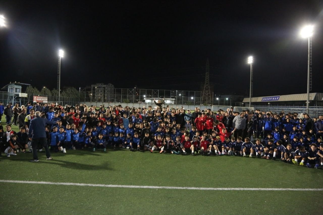 ÇAYIROVA KULÜPLER BİRLİĞİ TARAFINDAN DÜZENLENEN PROGRAMLA İLÇEDEKİ AMATÖR SPOR KULÜPLERİNİN YENİ...