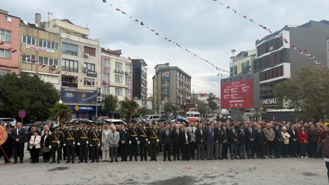ÇELENK SUNMA TÖRENİ