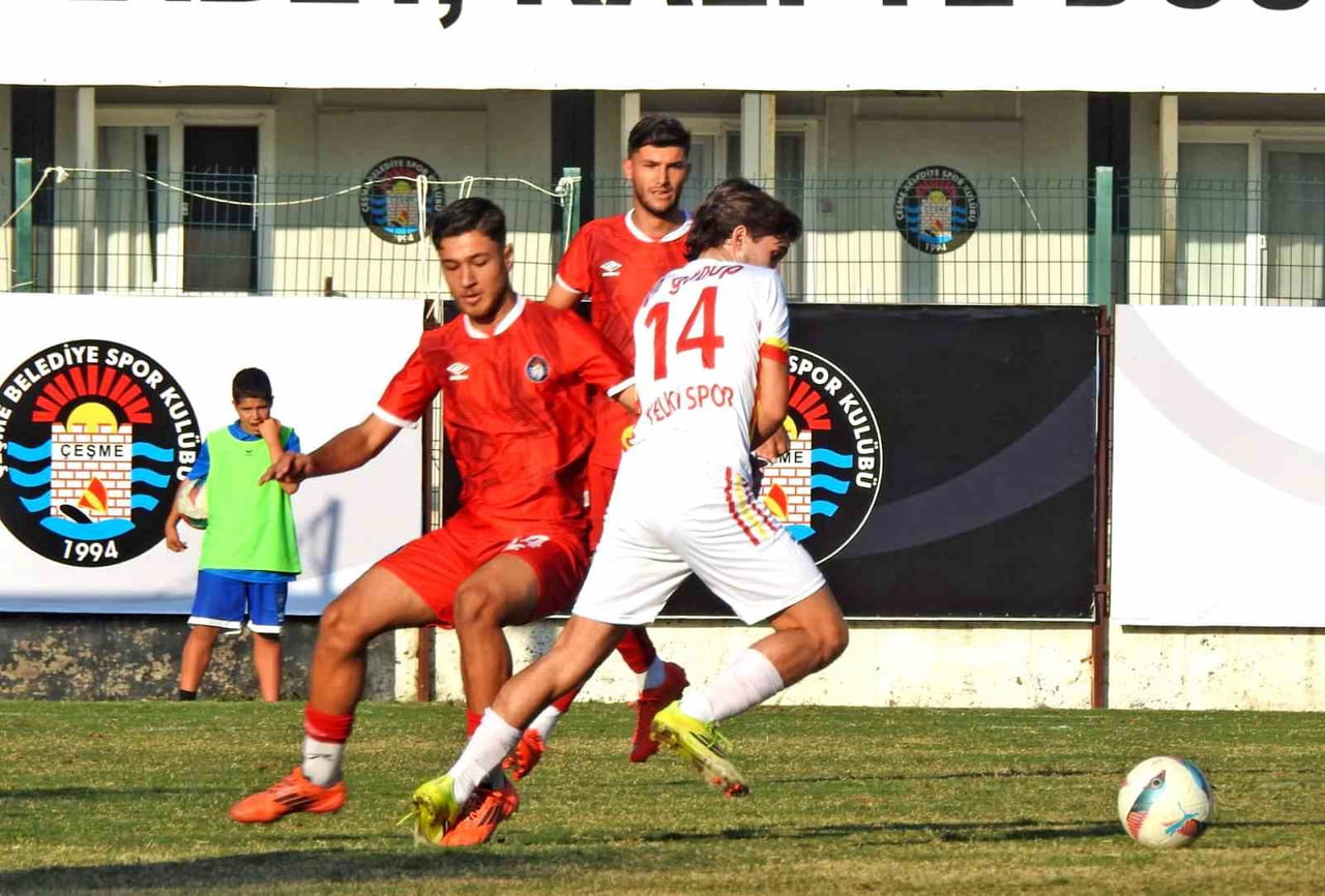 ÇEŞME BELEDİYESPOR EVİNDE YELKİSPOR'A 1-0 MAĞLUP OLDU