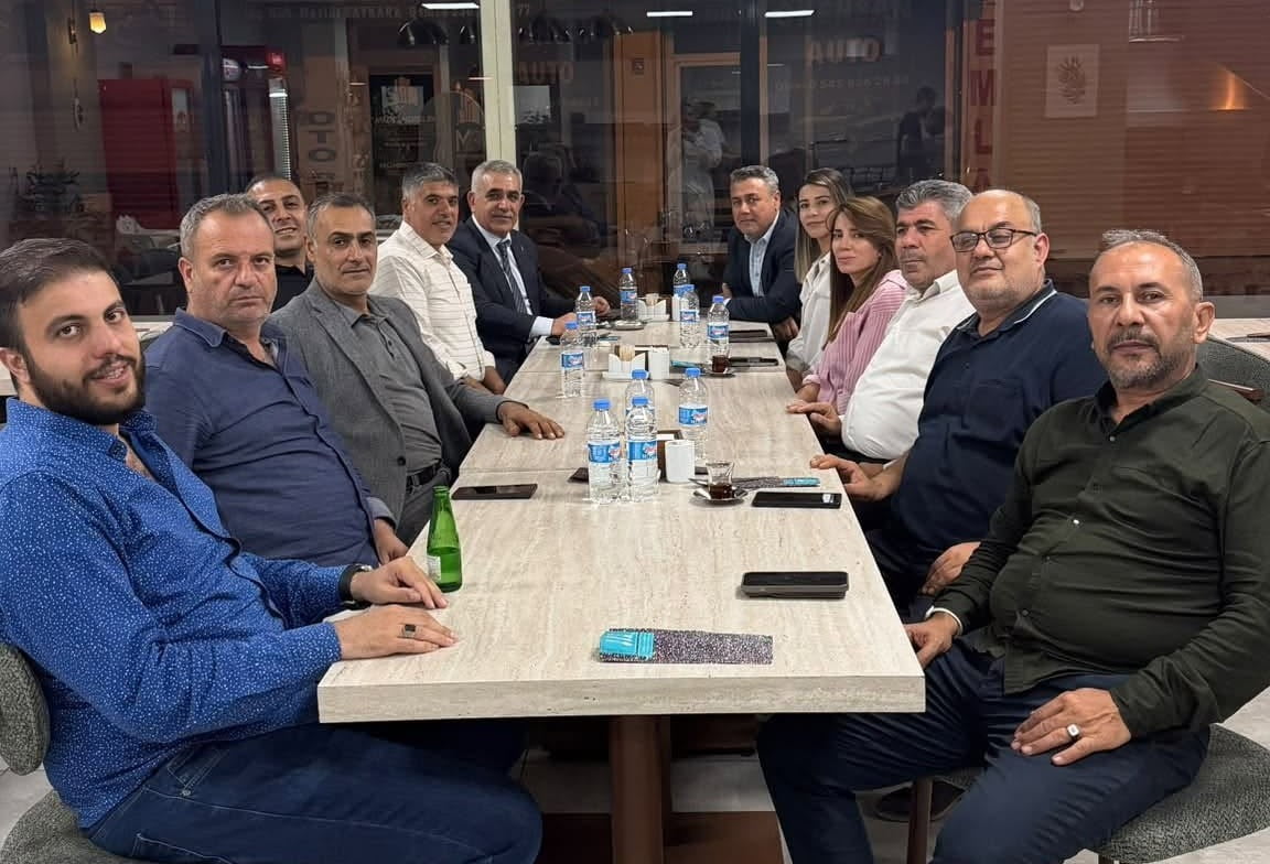 CİZRE’DE ESNAF DAYANIŞMASI VE SEKTÖRÜN GELECEĞİNE YÖNELİK YAPILAN TOPLANTIDA CİZRE VE SİLOPİ...