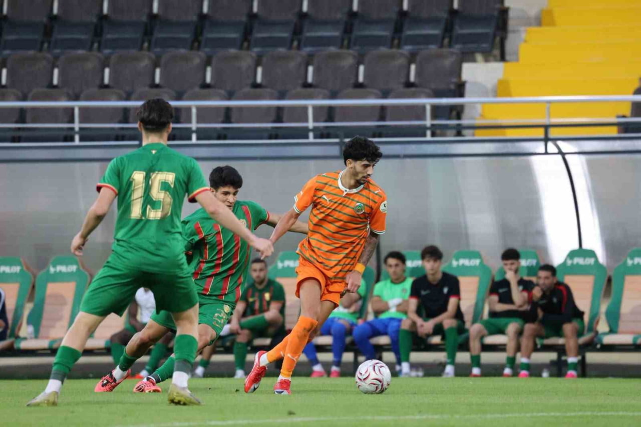 CORENDON ALANYASPOR, MİLLİ TAKIM ARASINDA SÜPER LİG EKİPLERİNDEN AMED SPORTİF FAALİYETLER İLE...