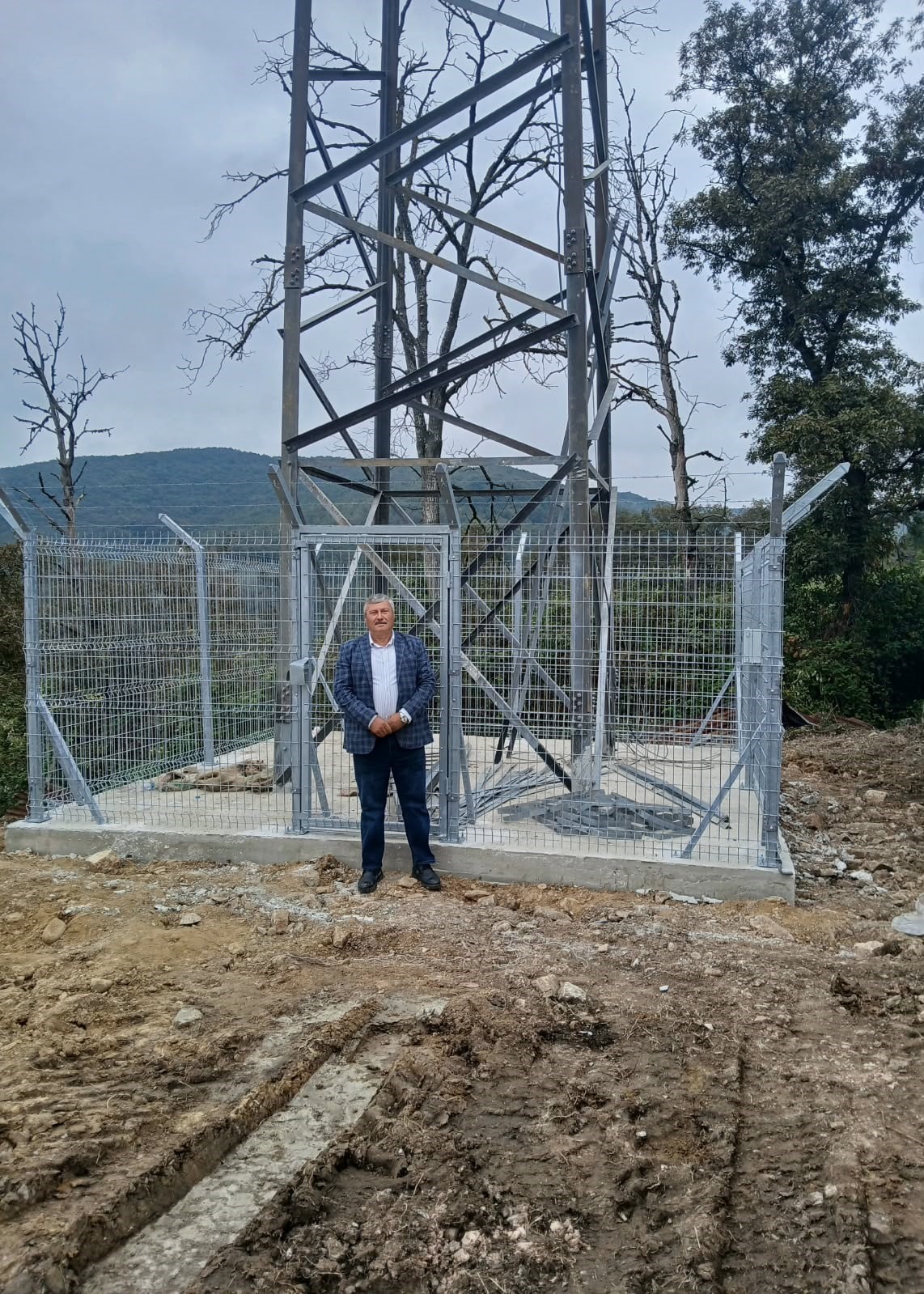 ÇUKURBÜK MAHALLESİ’NDE 30 YILLIK İLETİŞİM SORUNU ÇÖZÜLÜYOR