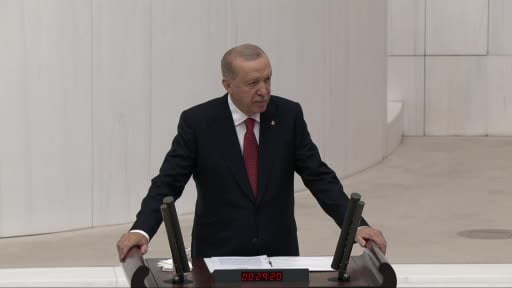 Cumhurbaşkanı Erdoğan: "Yeni anayasa bahsi Türk siyasetinin önünde bir imtihan olarak hâlen...
