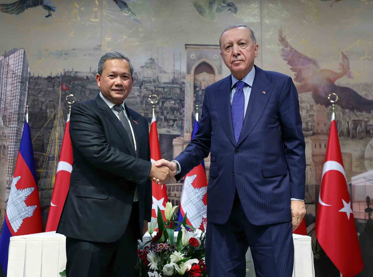 CUMHURBAŞKANI RECEP TAYYİP ERDOĞAN, KAMBOÇYA BAŞBAKANI HUN MANET İLE BİR ARAYA GELDİ