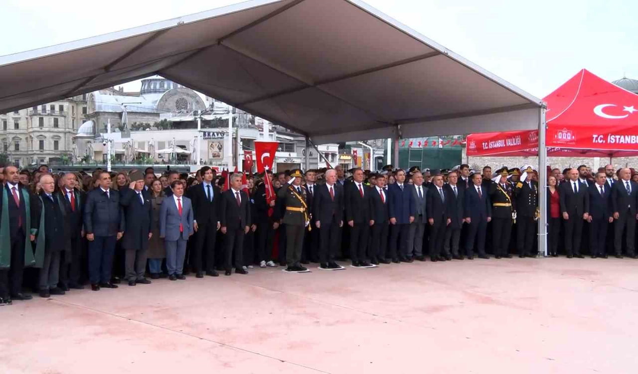 CUMHURİYET BAYRAMI'NIN 103. YIL DÖNÜMÜ ETKİNLİKLERİ KAPSAMINDA TAKSİM'DEKİ CUMHURİYET ANITI'NDA...