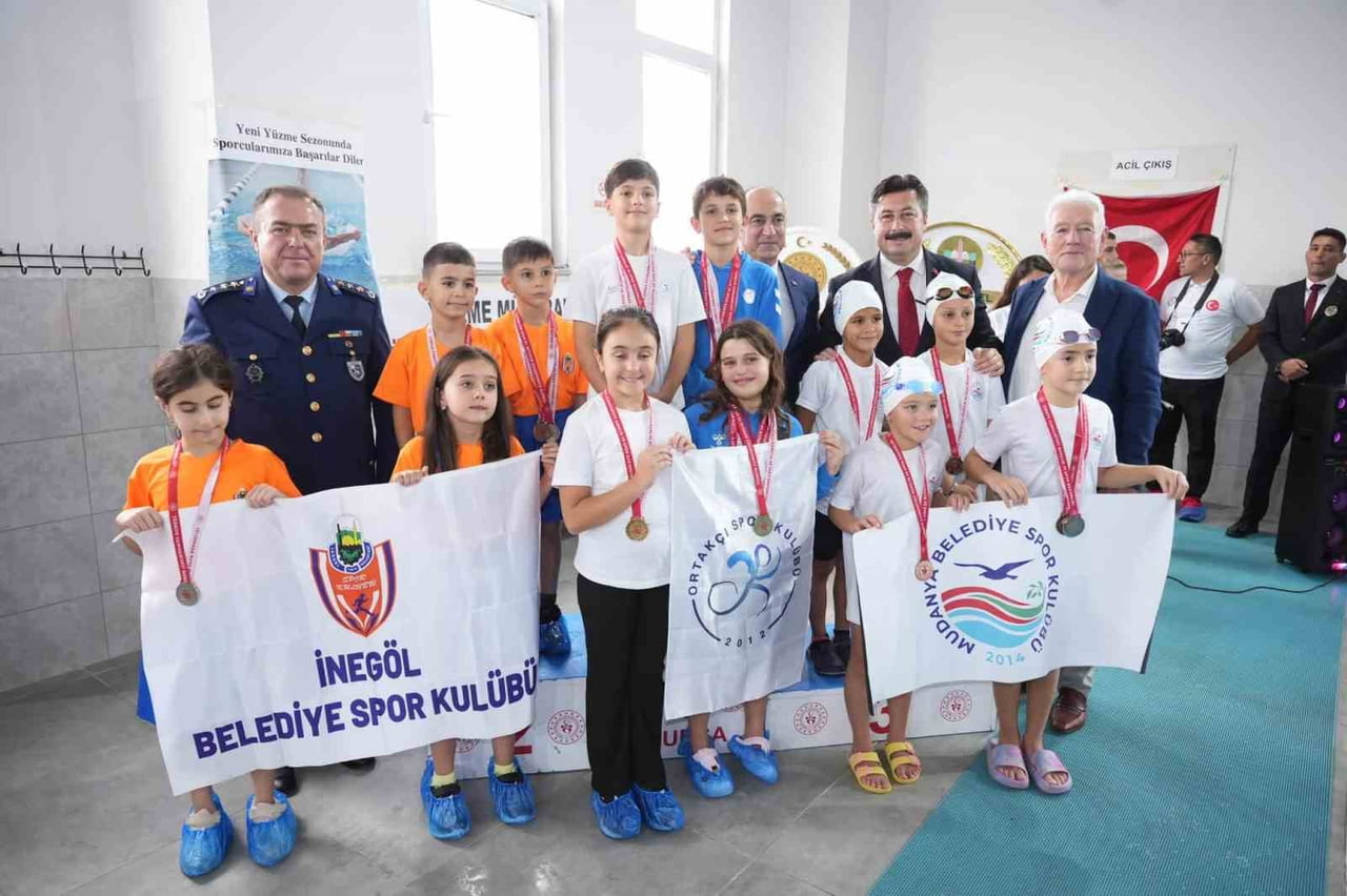 CUMHURİYET KUPASI YÜZME YARIŞLARI YENİŞEHİR’DE DÜZENLENDİ