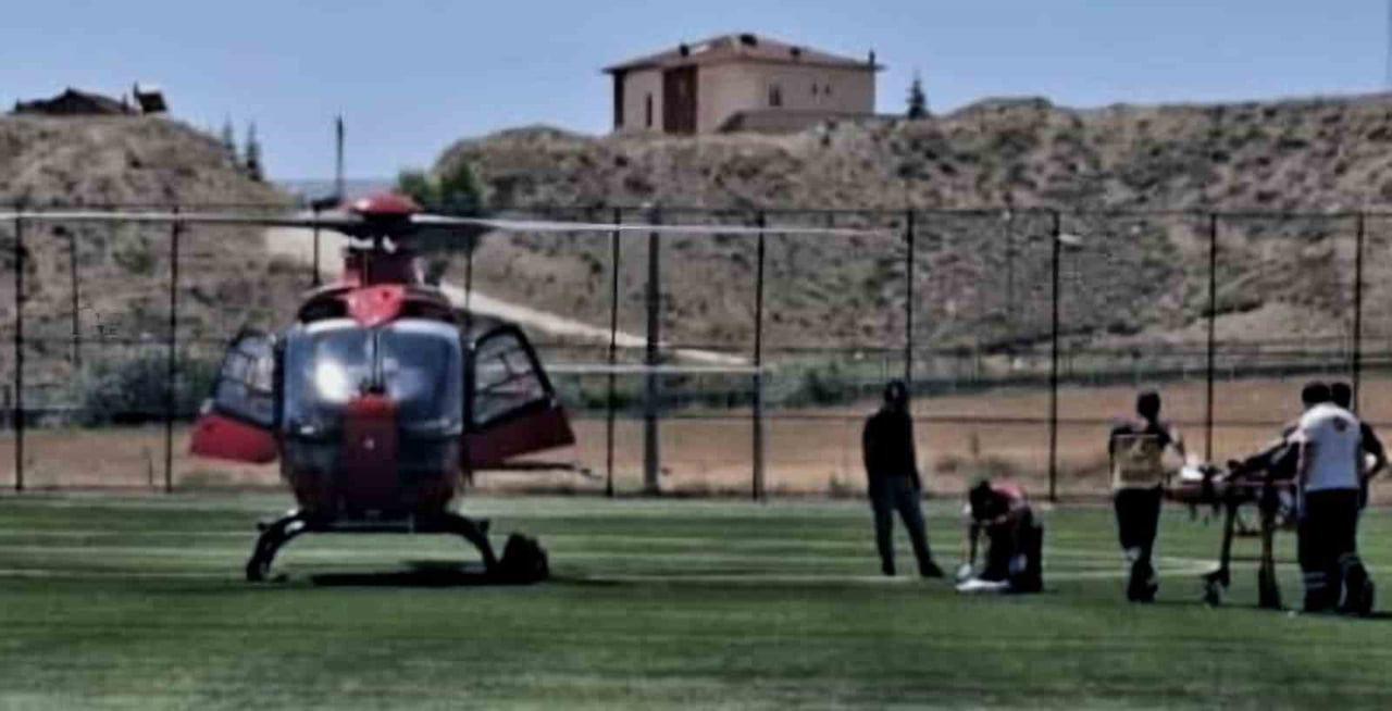 DARENDE’DE 20 YAŞINDAKİ HASTA HAVA AMBULANSIYLA MALATYA’YA SEVK EDİLDİ