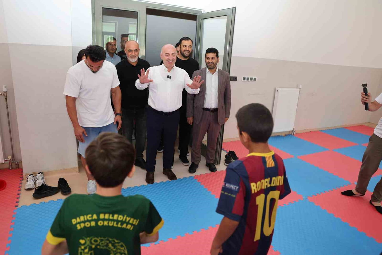 DARICA BELEDİYESİ TARAFINDAN ÇOCUKLARIN FARKLI SPOR BRANŞLARIYLA TANIŞMASI AMACIYLA DÜZENLENEN KIŞ...