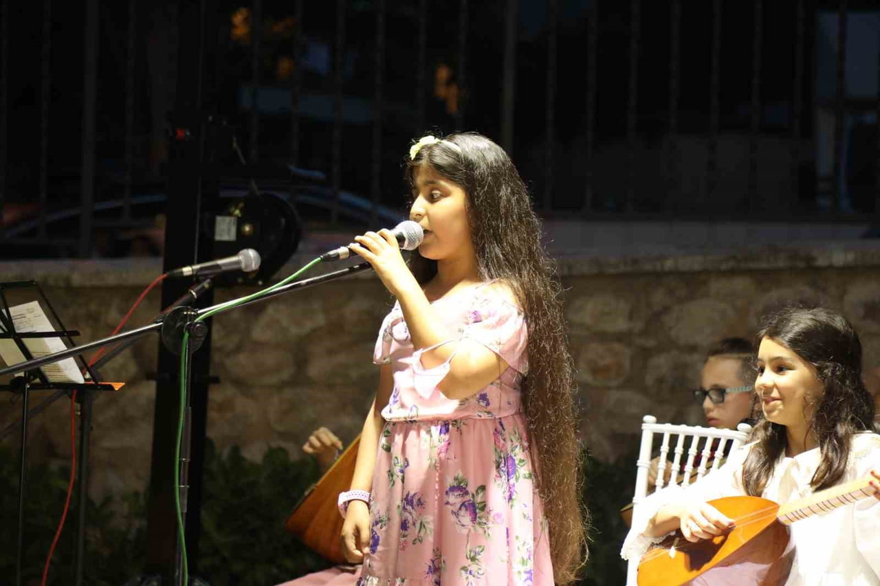 DARICA BELEDİYESİ TARAFINDAN HAYATA GEÇİRİLEN KONSERVATUVAR, FARKLI SANAT DALLARINDA EĞİTİM ALMAK...