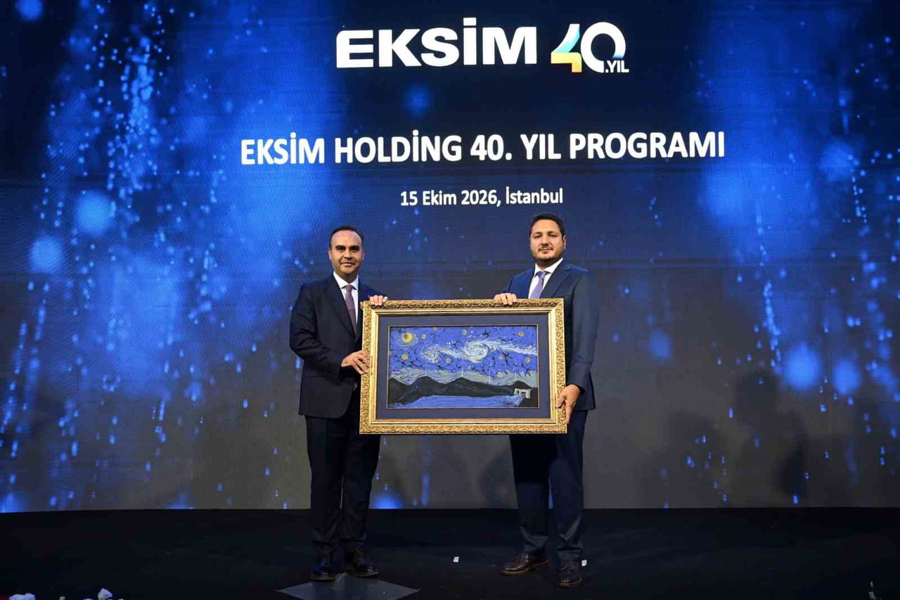 DAVETTE AYRICA GECENİN ANISINA ÖZEL OLARAK HAZIRLANAN EBRU ÇALIŞMASI, EKSİM HOLDİNG YÖNETİM KURULU...
